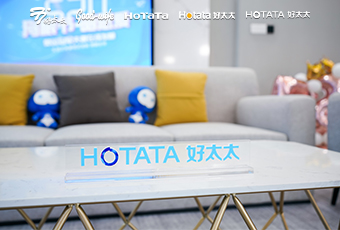 吴敏霞与张效诚甜蜜CP空降“撒糖”，引爆AG尊时凯龙直播间